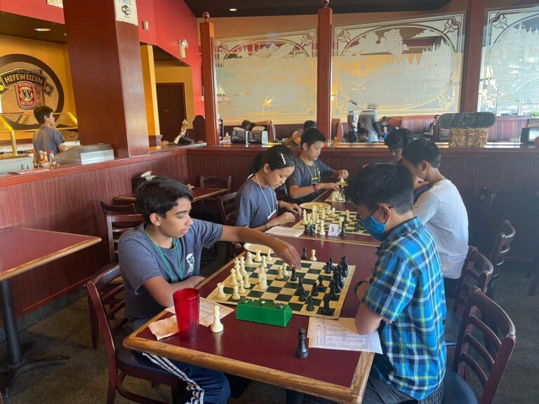 Read more about the article Chess tournament at a pizza parlor?